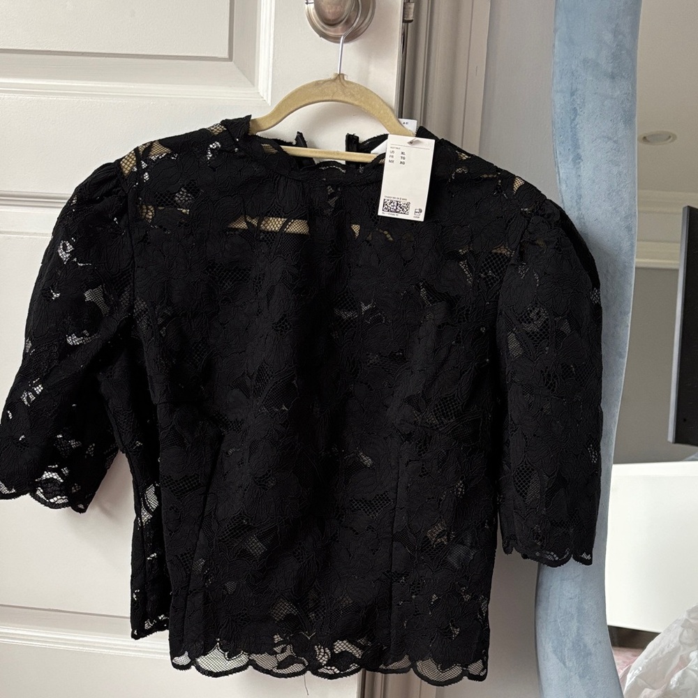 H&M Black Lace Puff-Sleeve Women's Top